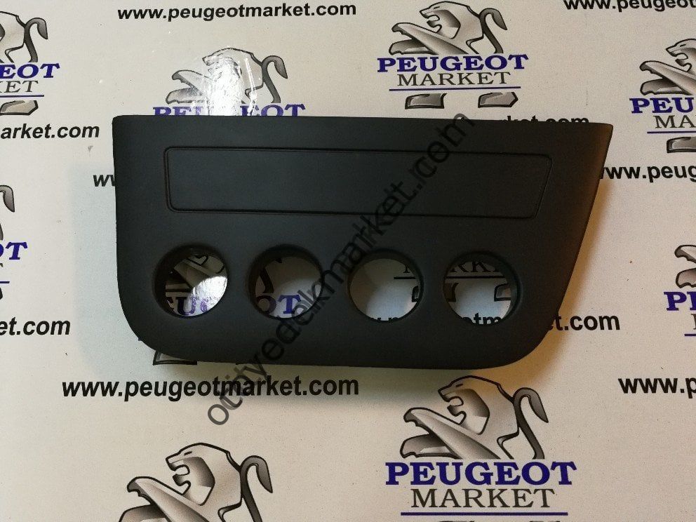 PEUGEOT 306 ÖN GÖGÜS DÜĞME ÇERÇEVESİ