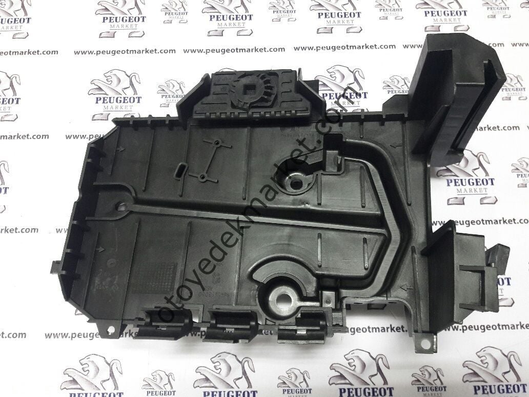 PEUGEOT 407 AKÜ ALT KUTUSU (ORJİNAL)