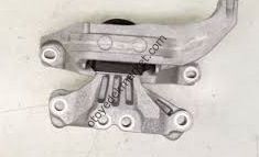 PEUGEOT 308 (2014-2016)1,6 HDI MOTOR ÜST KULAĞI