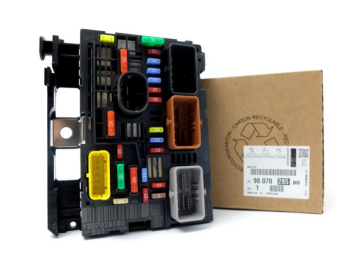 Peugeot 5008 (2009-2016) Motor Kaput İçindeki Sigorta Kutusu (Orijinal)