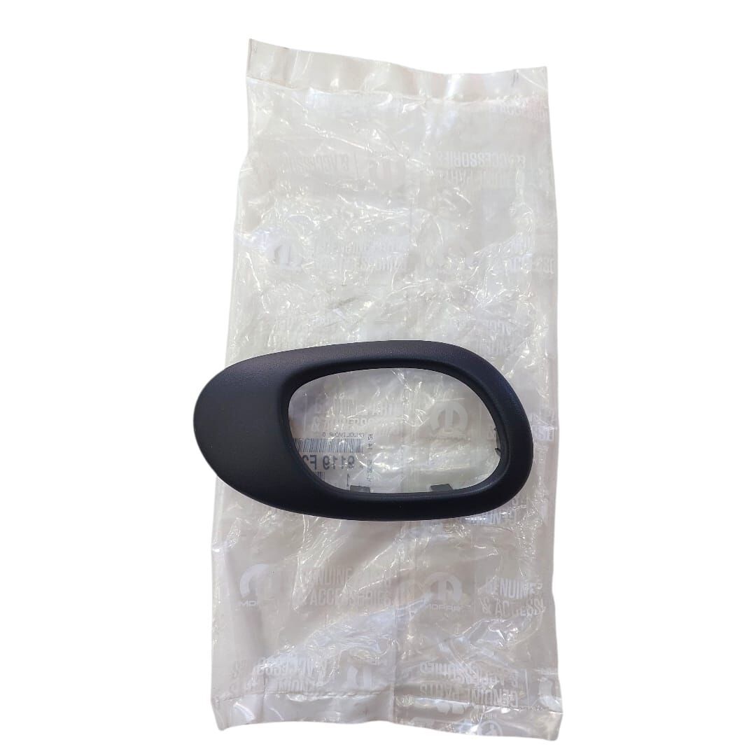 Peugeot 206 (1998-2012)  Ön Sol İç Kapı Kolu Çerçevesi  (Orijinal)