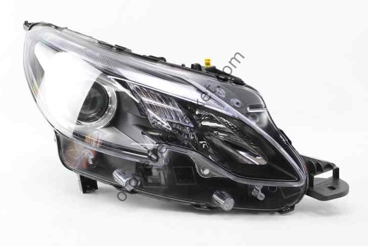 Peugeot 2008 (2016-2019) Sağ Ön Far (Orijinal)