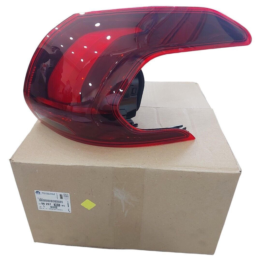 Peugeot 2008 (2016-2019) 5 Kapı Sağ Arka Stop Lambası (Orijinal)