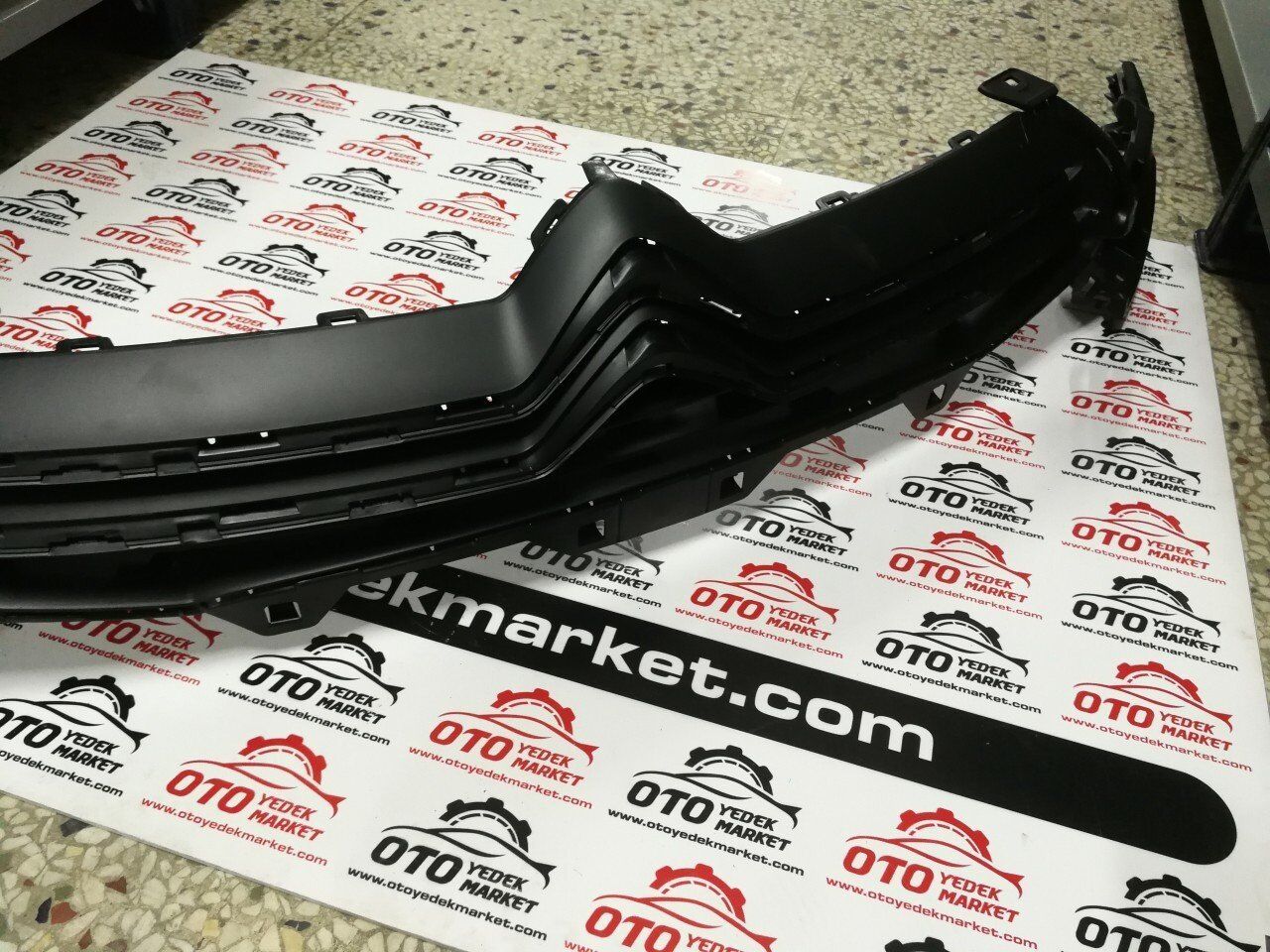 CİTROEN C4 2009-2017 ÖN TAMPON ÜST PANJURU (ORJİNAL)