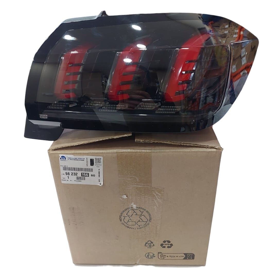 Peugeot 208 (2020-2023) Sağ Arka Led Stop Lambası (Orijinal)