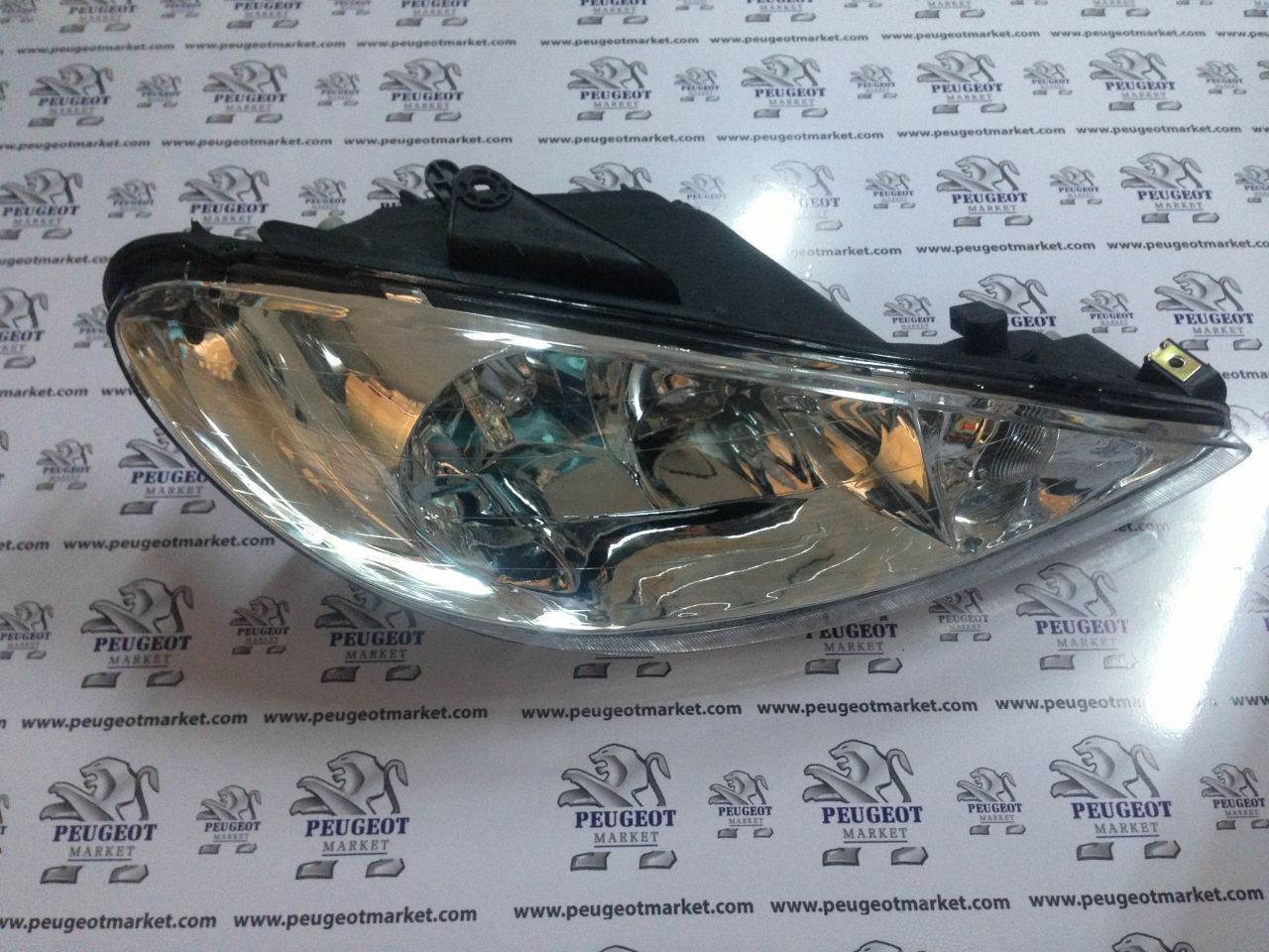 PEUGEOT 206 (2002-2009) ŞEFFAF ÖN FAR SAĞ (DEPO)