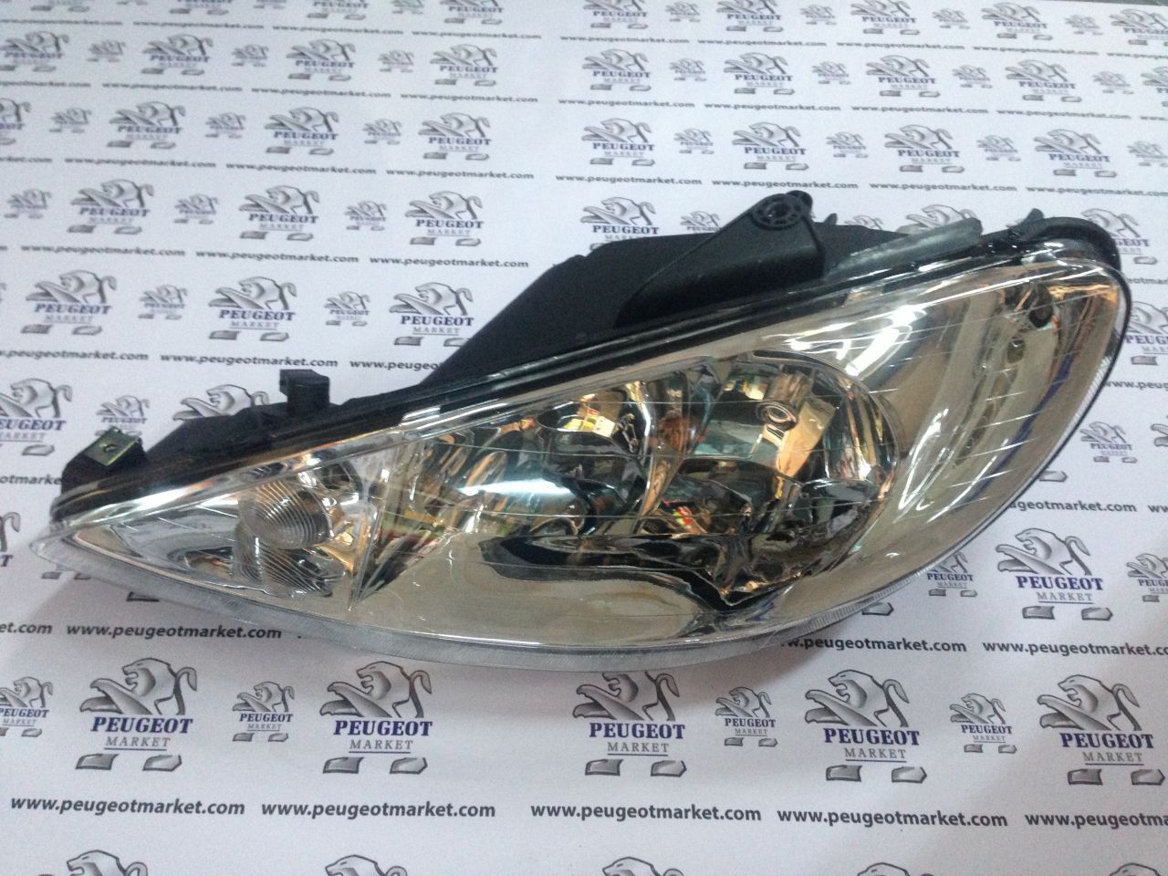 PEUGEOT 206 (2002-2009) ŞEFFAF ÖN FAR SOL (DEPO)